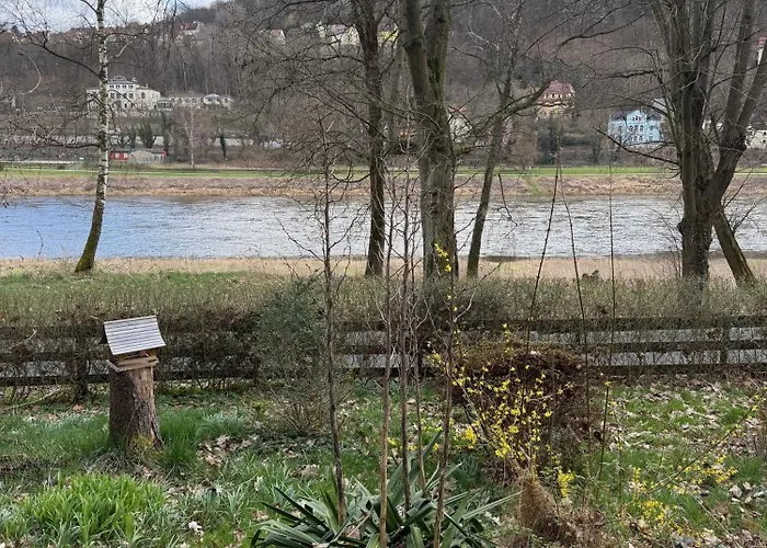 Campingurlaub Mit Blick Auf Elbe Konigstein