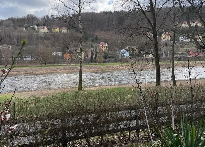Campingurlaub Mit Blick Auf Elbe مكان تخييم Konigstein